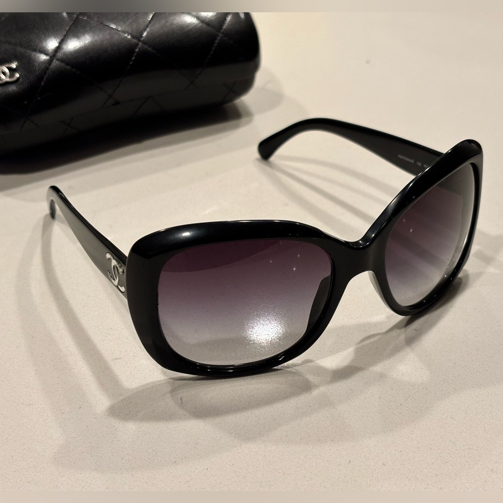 Authentic CHANEL CC Sunglasses 5060AB Black - Picture 7 of 17